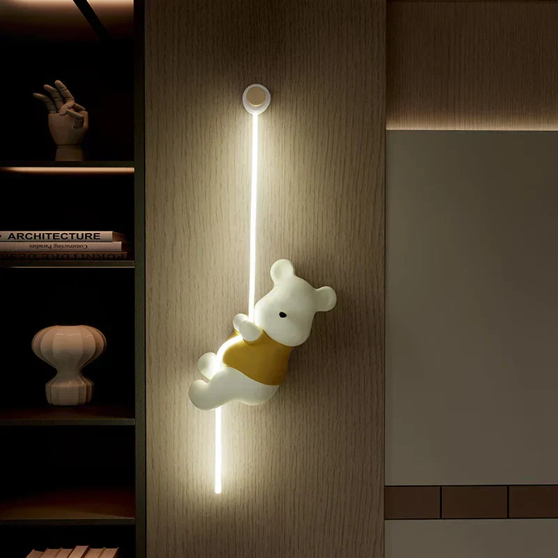 Luminária Arandela Urso Aventureiro – Luz LED Decorativa