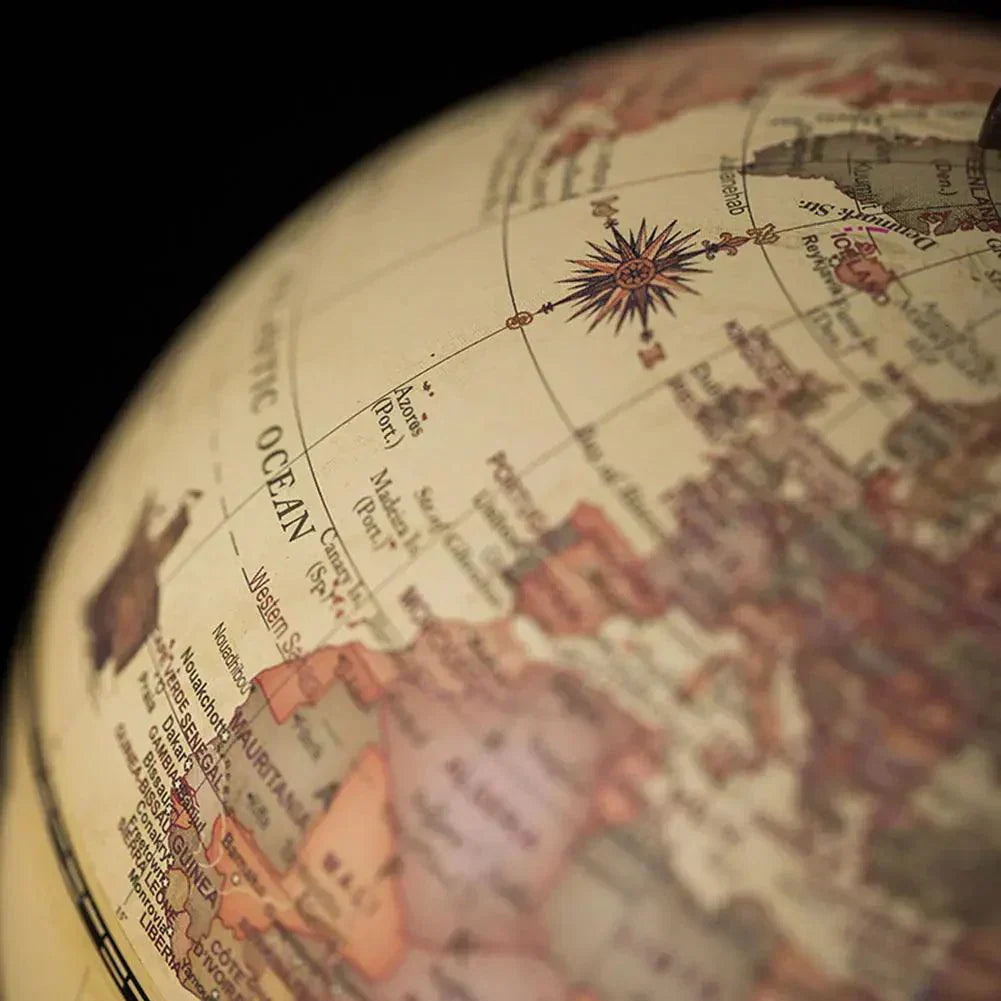 Globo Decorativo - Peça de Luxo para Escritório